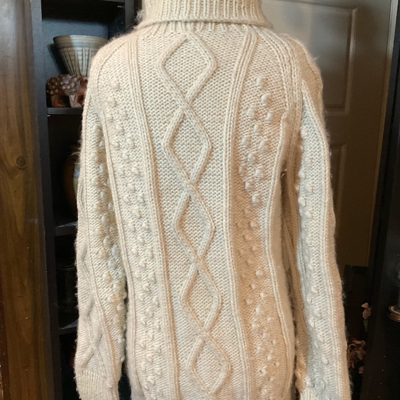 “HAND KNIT” Vintage Beige “Popcorn” Pattern 100% Wool Sweater. - Picture 4 of 14